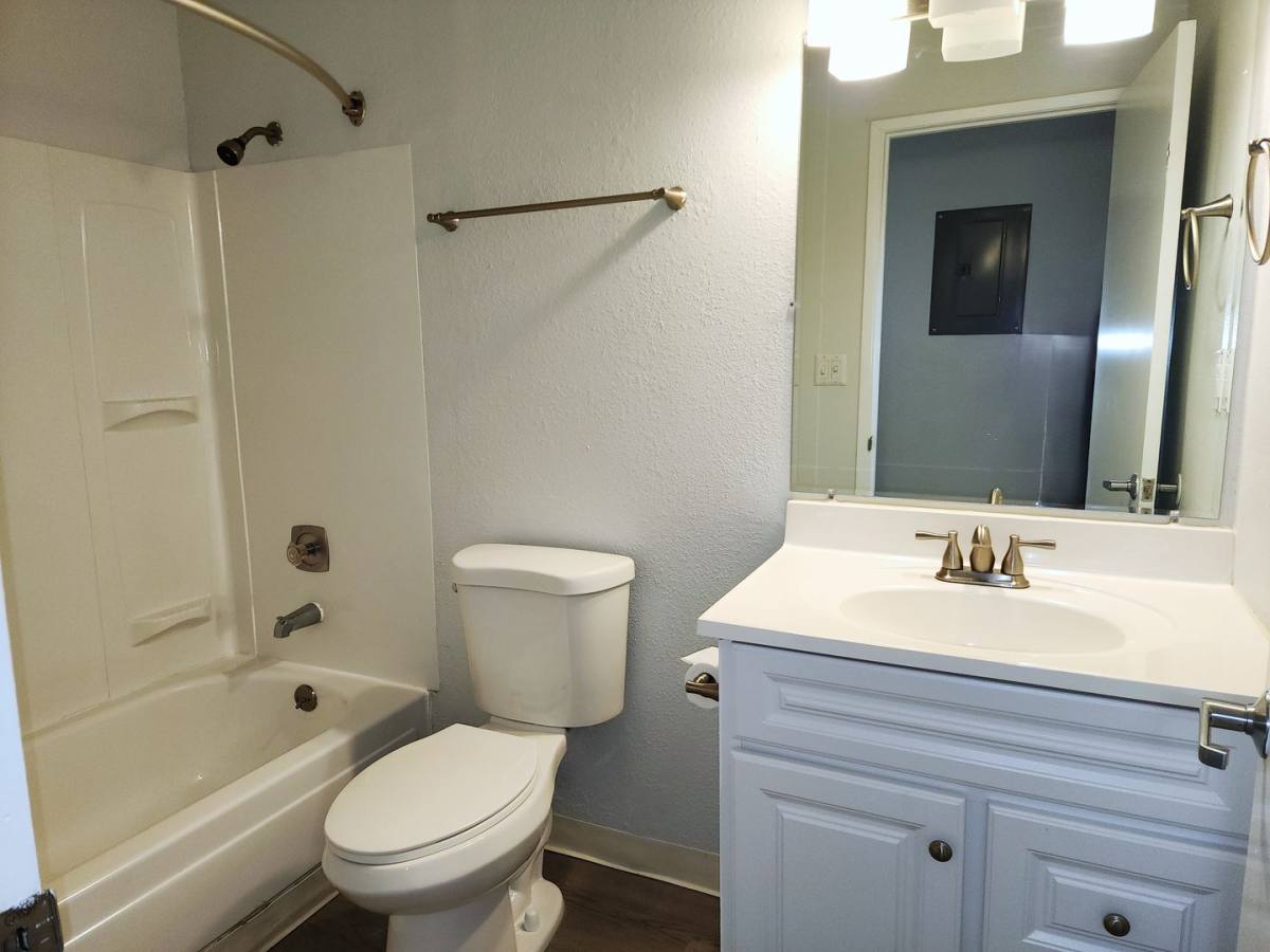 Apartment for rent at 10718-10722 SE 238th St, Kent, WA 98031