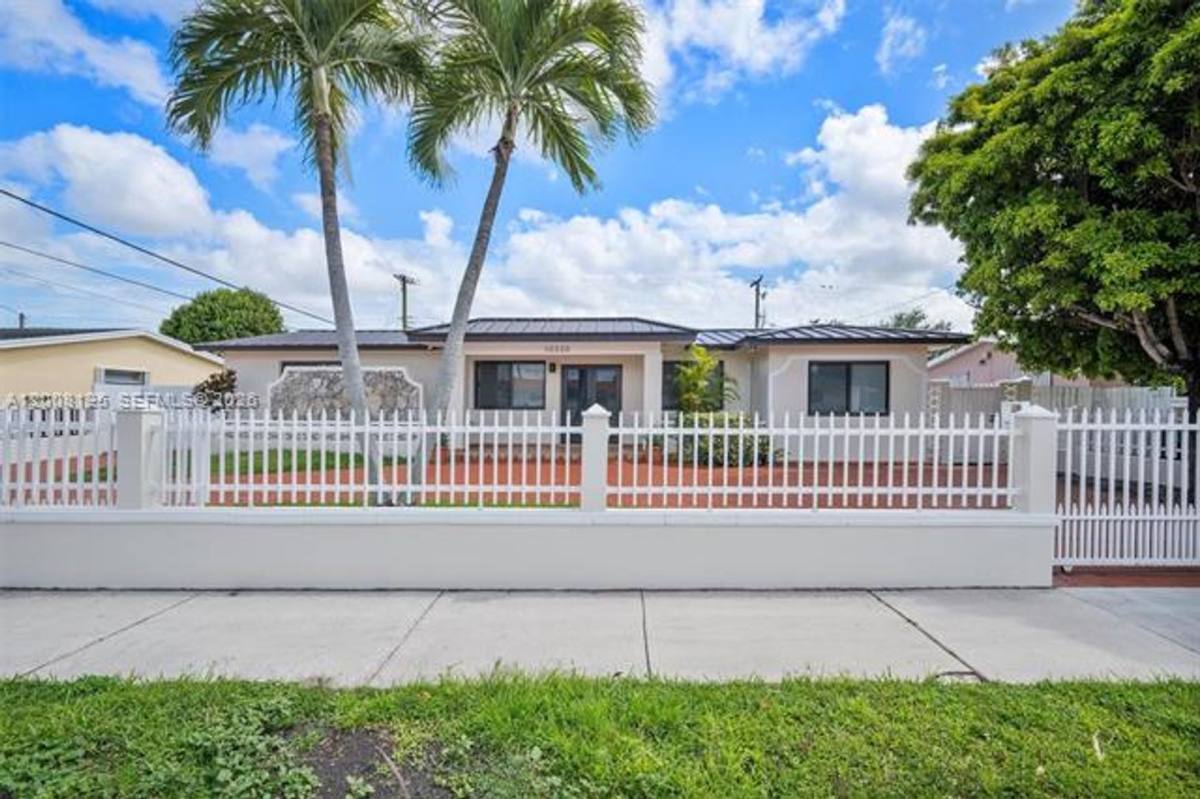 House for rent at 10320 SW 38th Terrace, Miami, FL 33165