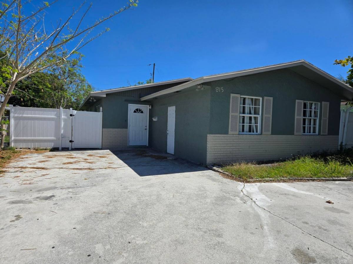 House for rent at 815 Silver Beach Rd, West Palm Beach, FL 33403