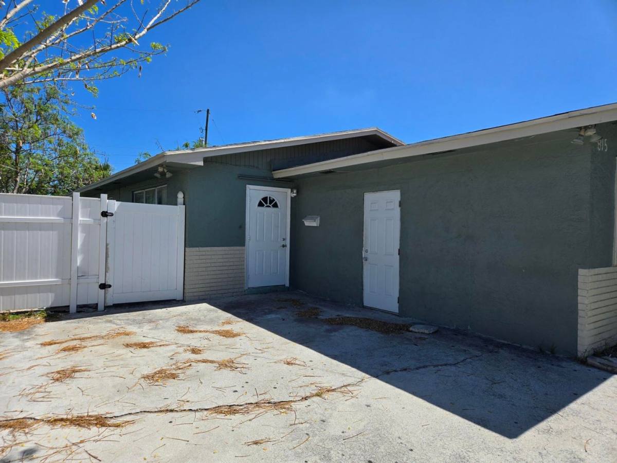 House for rent at 815 Silver Beach Rd, West Palm Beach, FL 33403