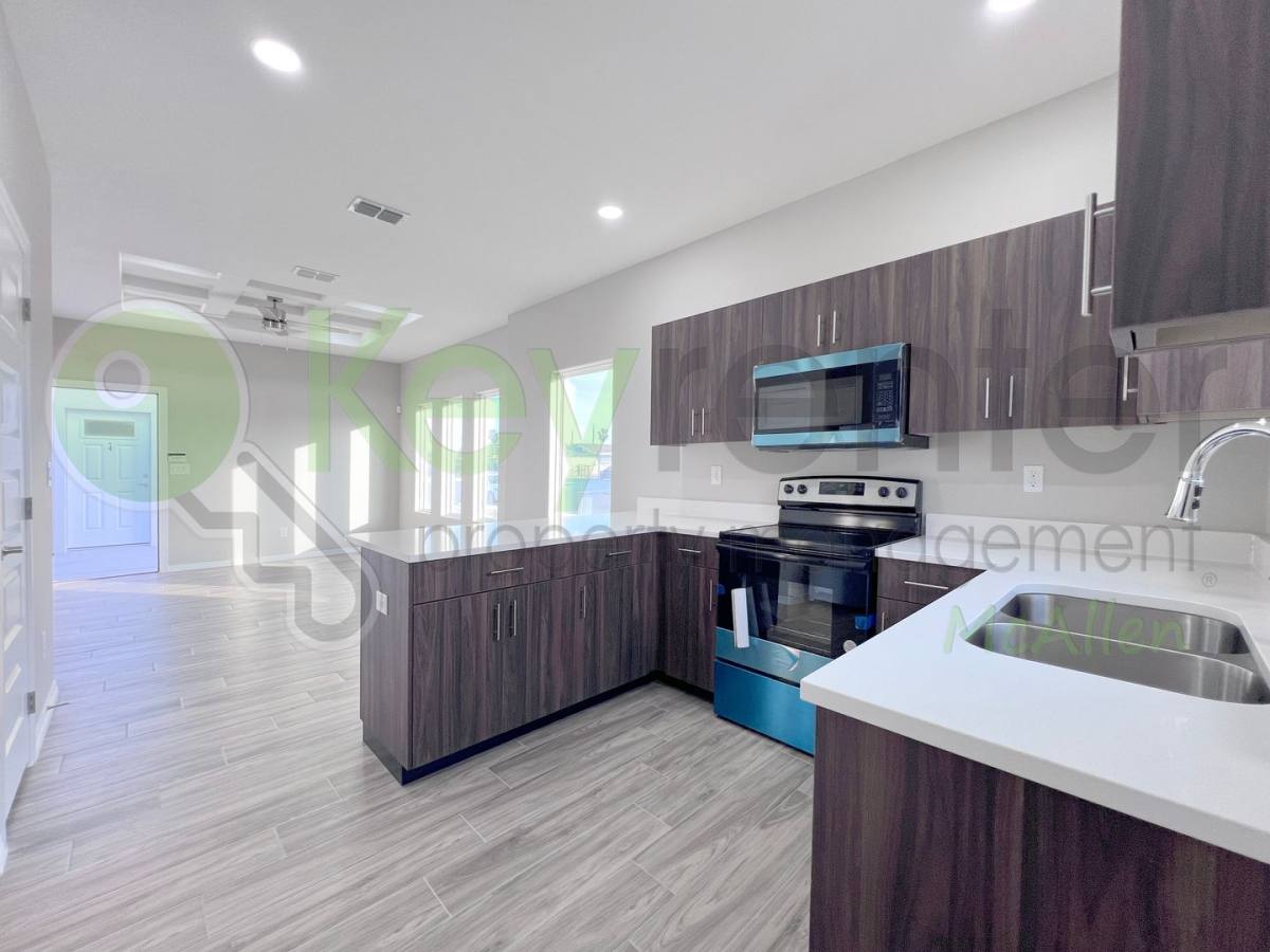 Apartment for rent at 4104 Walnut Ave, McAllen, TX 78501