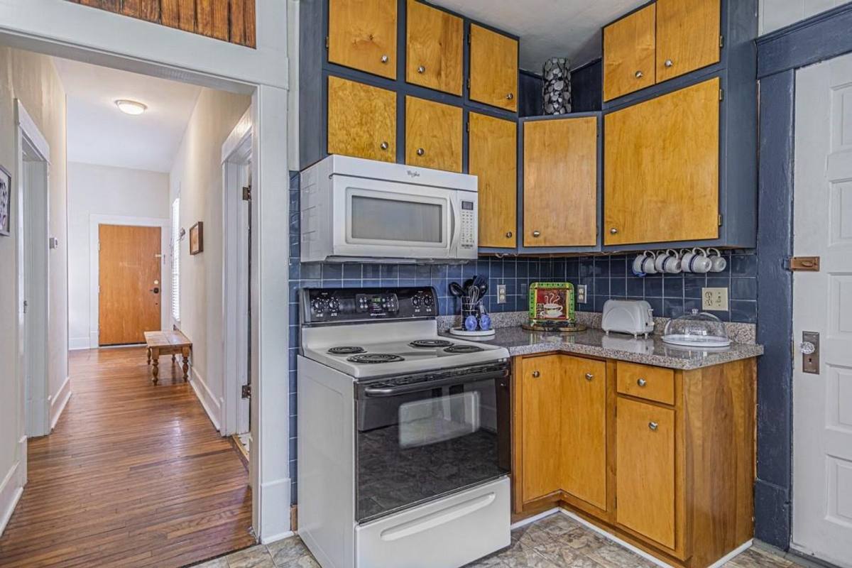 House for rent at 1416 13th St, Galveston, TX 77550