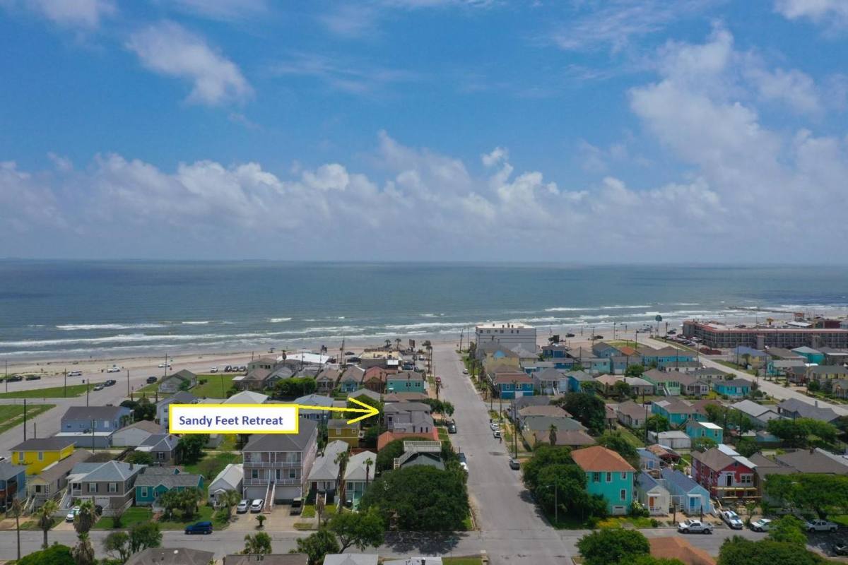 House for rent at 1416 13th St, Galveston, TX 77550
