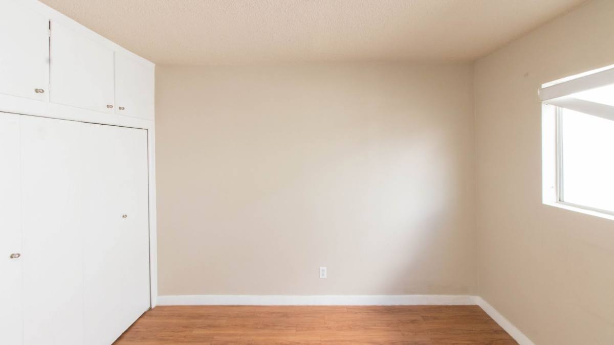 Apartment for rent at 645 Lime Ave, Long Beach, CA 90802