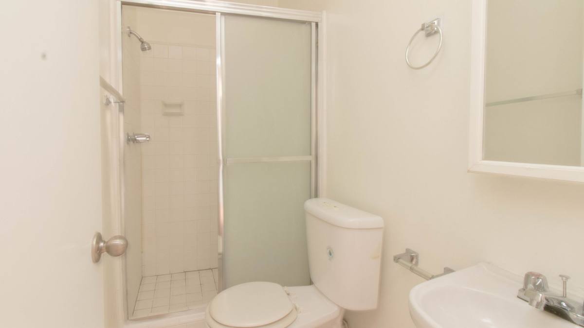 Apartment for rent at 645 Lime Ave, Long Beach, CA 90802