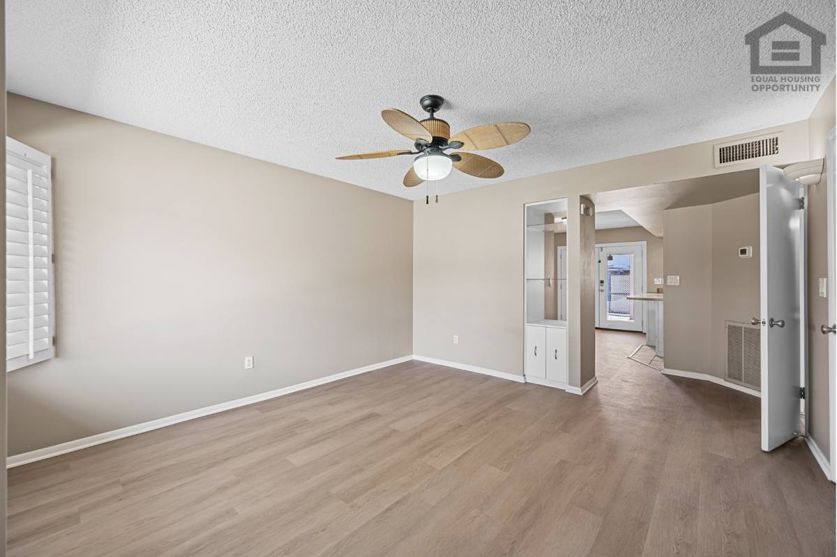 Townhouse for rent at 1533 W Hazelwood St, Phoenix, AZ 85015