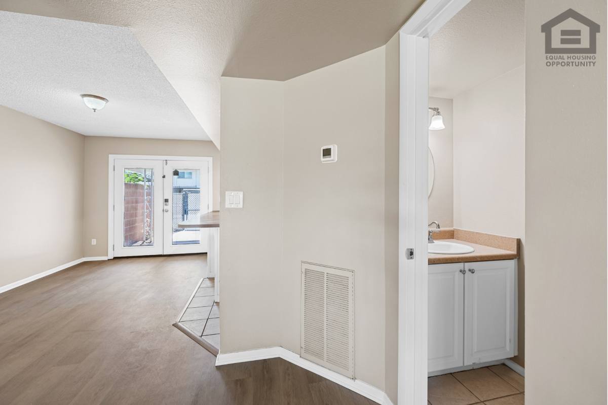 Townhouse for rent at 1533 W Hazelwood St, Phoenix, AZ 85015