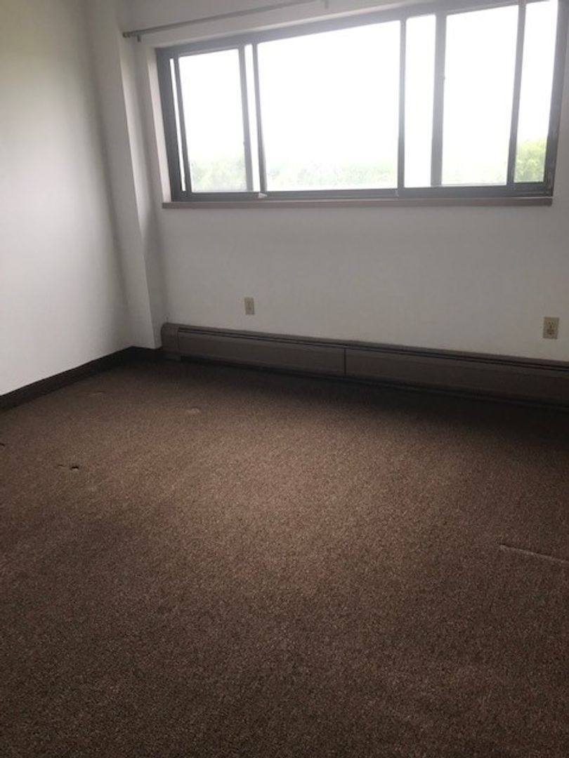 Apartment for rent at 5040 W Ridge Rd, Erie, PA 16506
