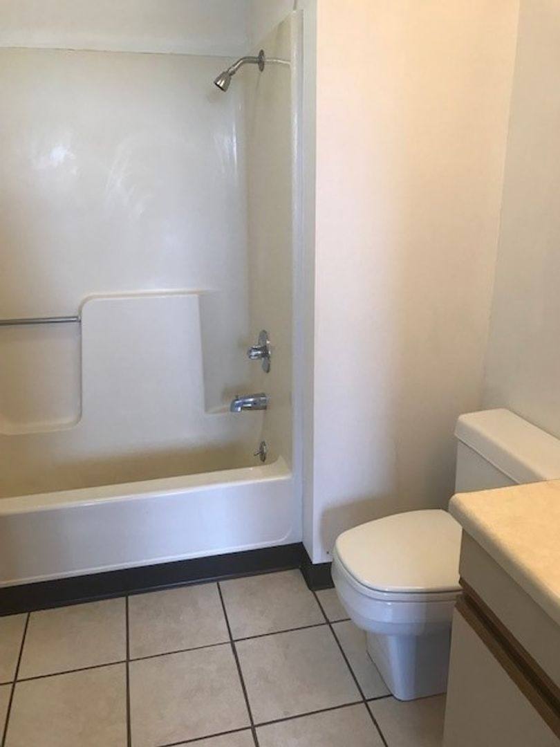 Apartment for rent at 5040 W Ridge Rd, Erie, PA 16506