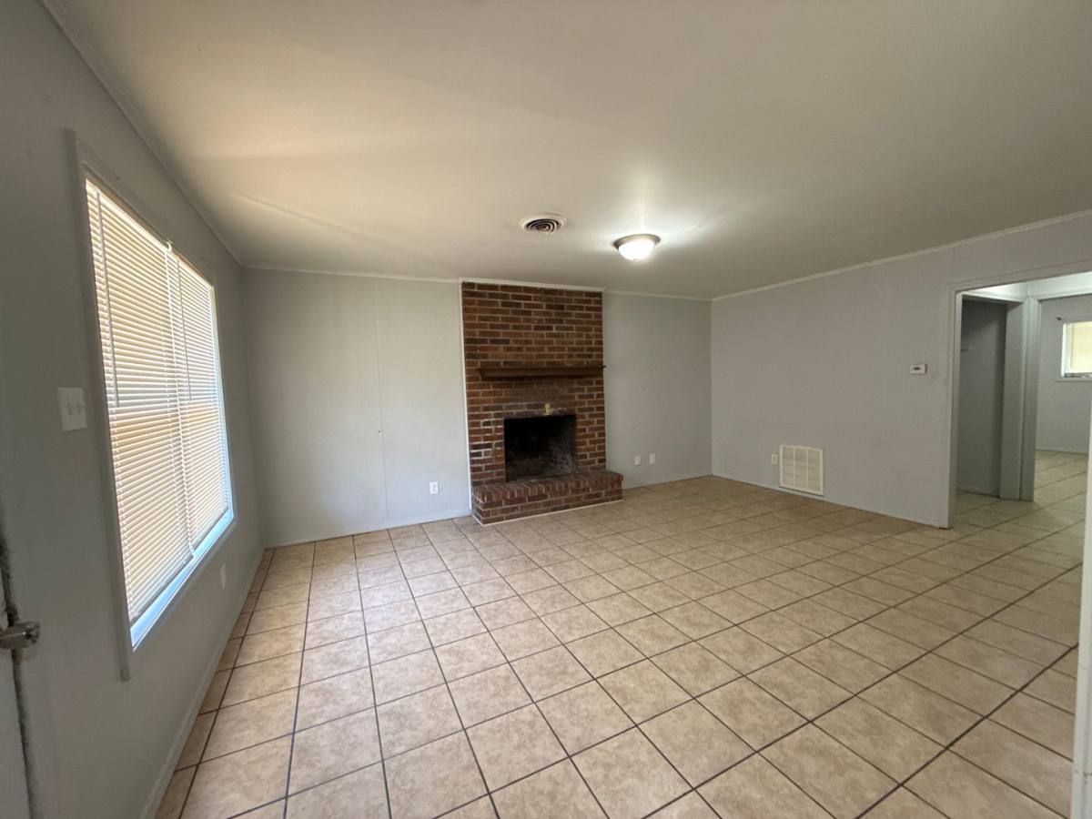 Apartment for rent at 2605 2607 S, Fort Smith, AR 72901