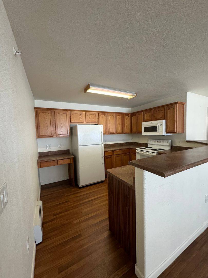 Apartment for rent at 560 River View Dr, New Castle, CO 81647