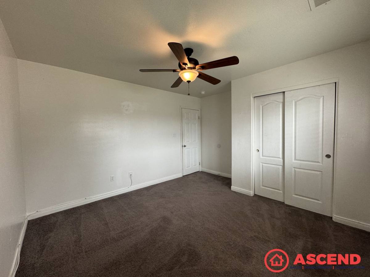 House for rent at 302 Tanner Michael Dr, Bakersfield, CA 93308
