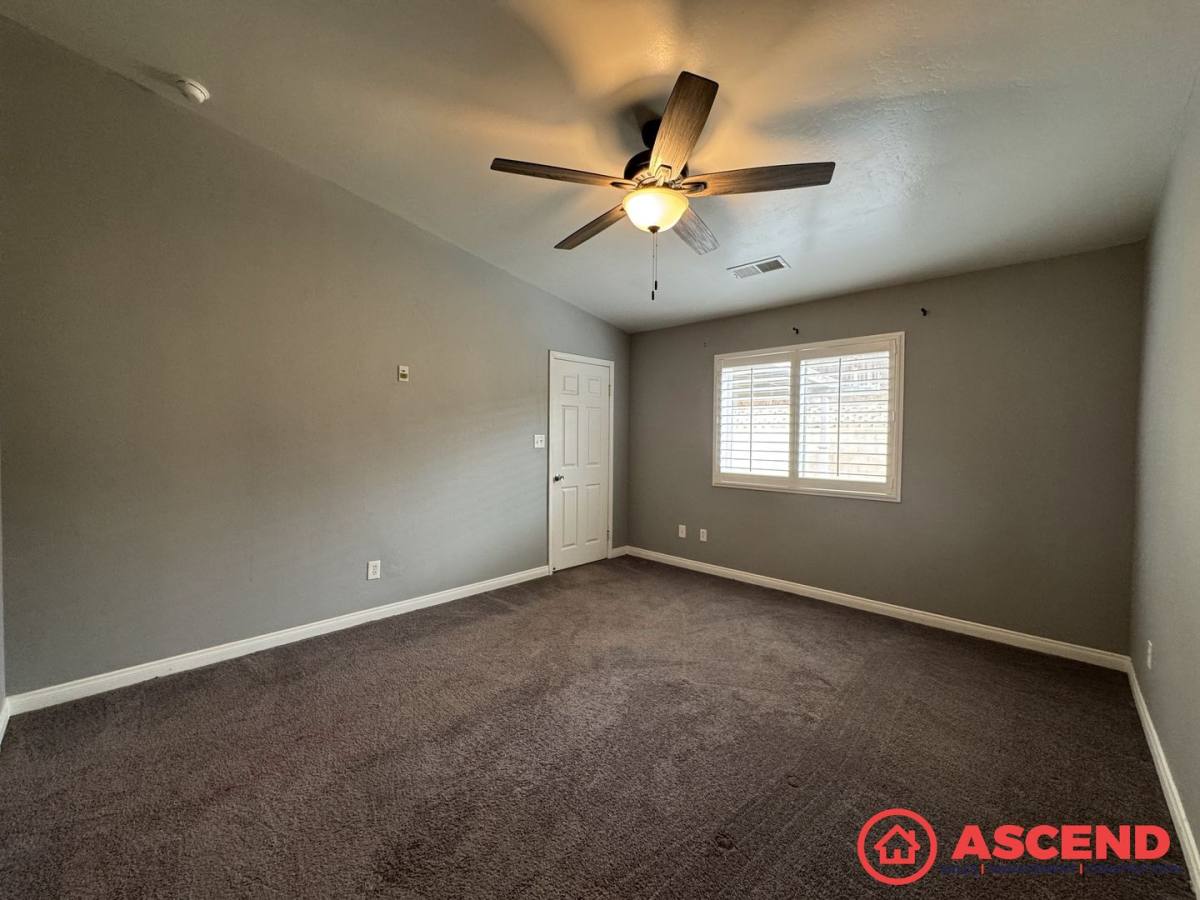 House for rent at 302 Tanner Michael Dr, Bakersfield, CA 93308