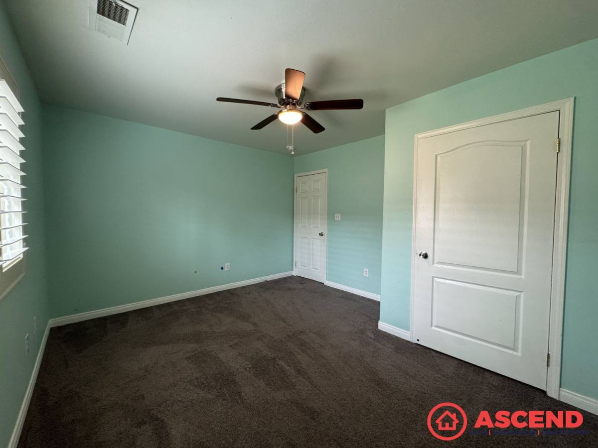 House for rent at 302 Tanner Michael Dr, Bakersfield, CA 93308