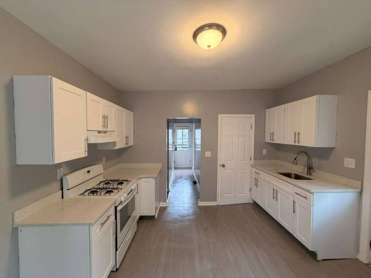 Apartment for rent at 41 New St, Shelton, CT 06484