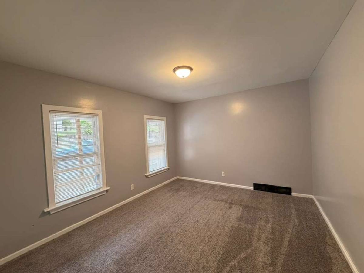 Apartment for rent at 41 New St, Shelton, CT 06484