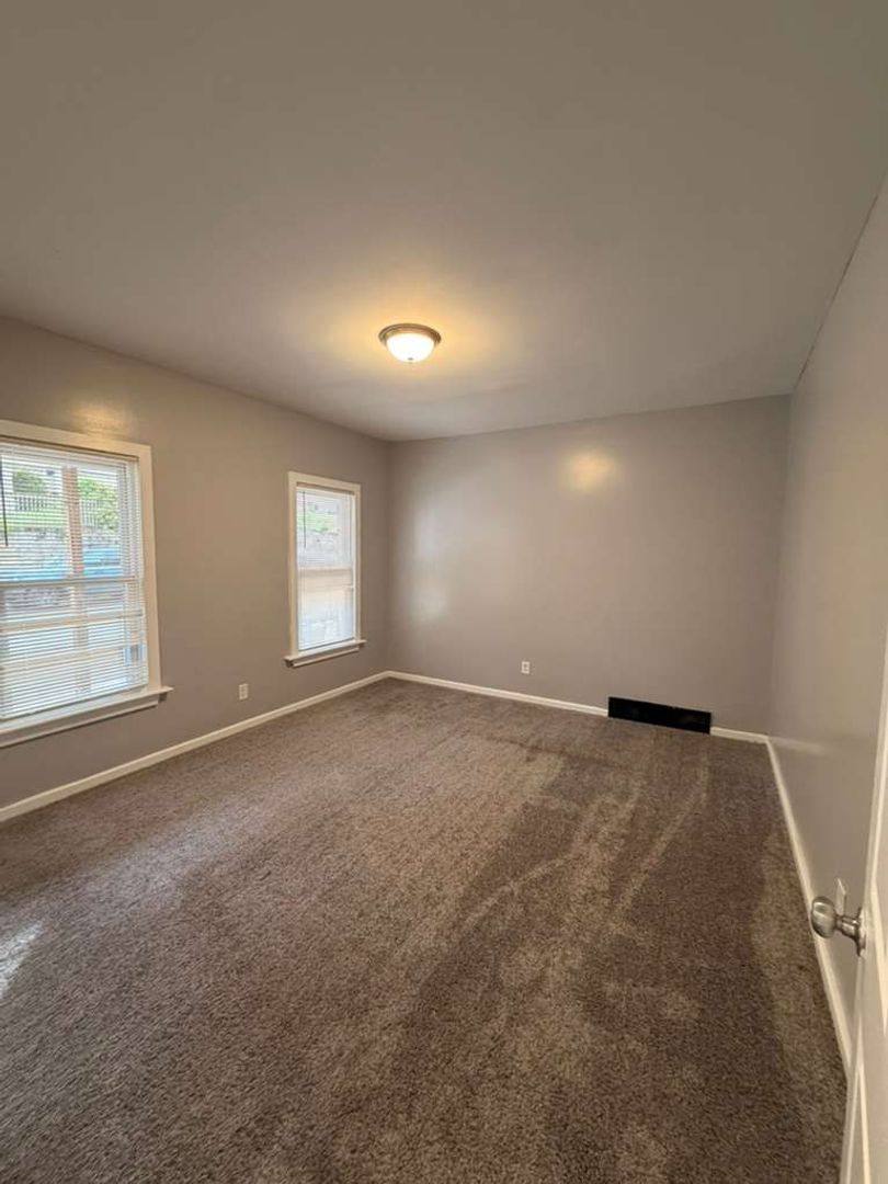 Apartment for rent at 41 New St, Shelton, CT 06484