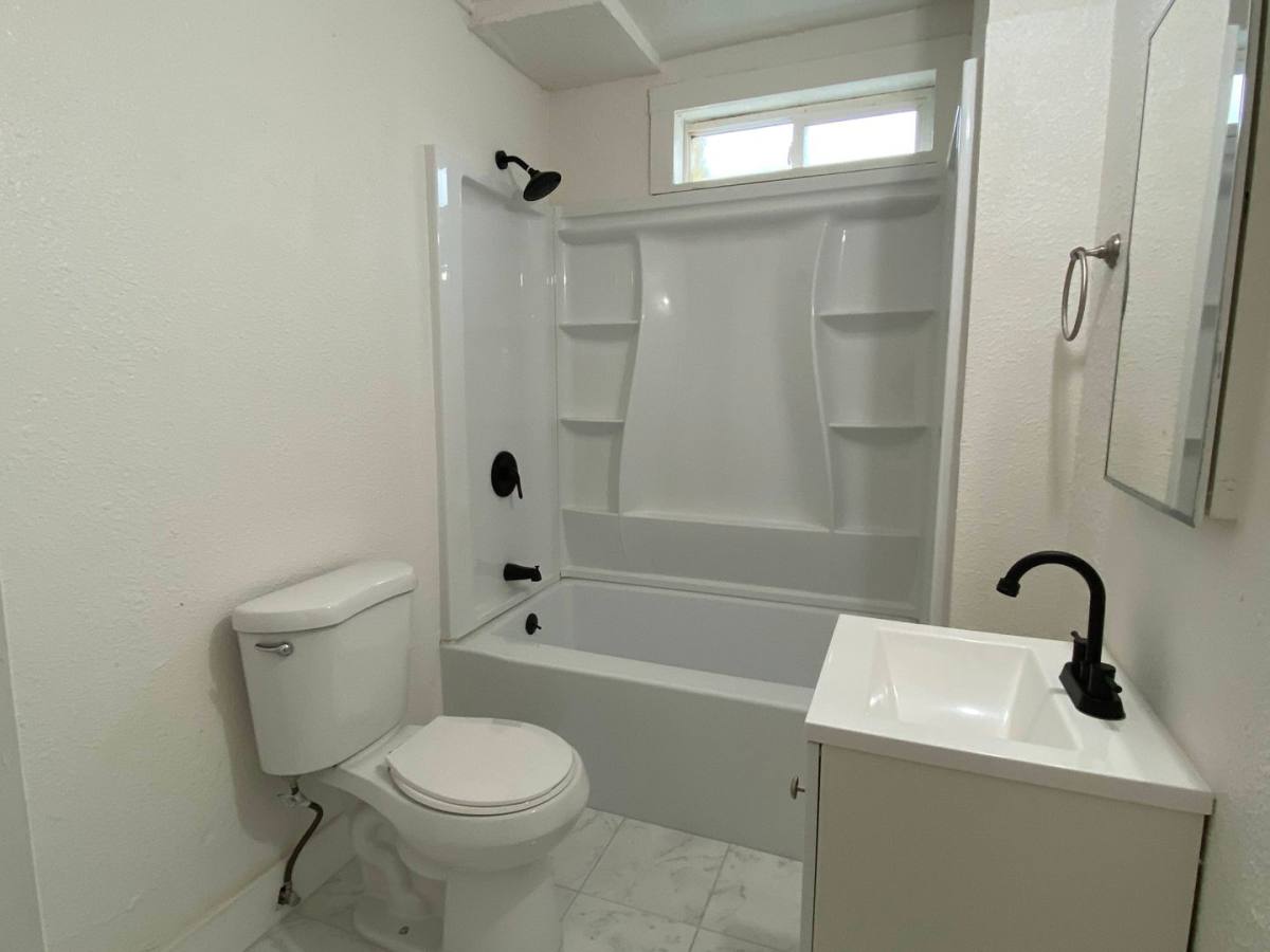 Apartment for rent at 837 N Pilgrim St, Stockton, CA 95205