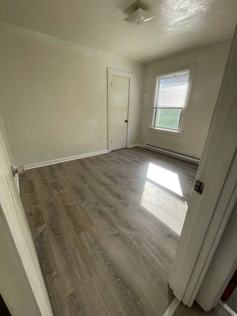 Apartment for rent at 1906 Bay Ave, Aberdeen, WA 98520