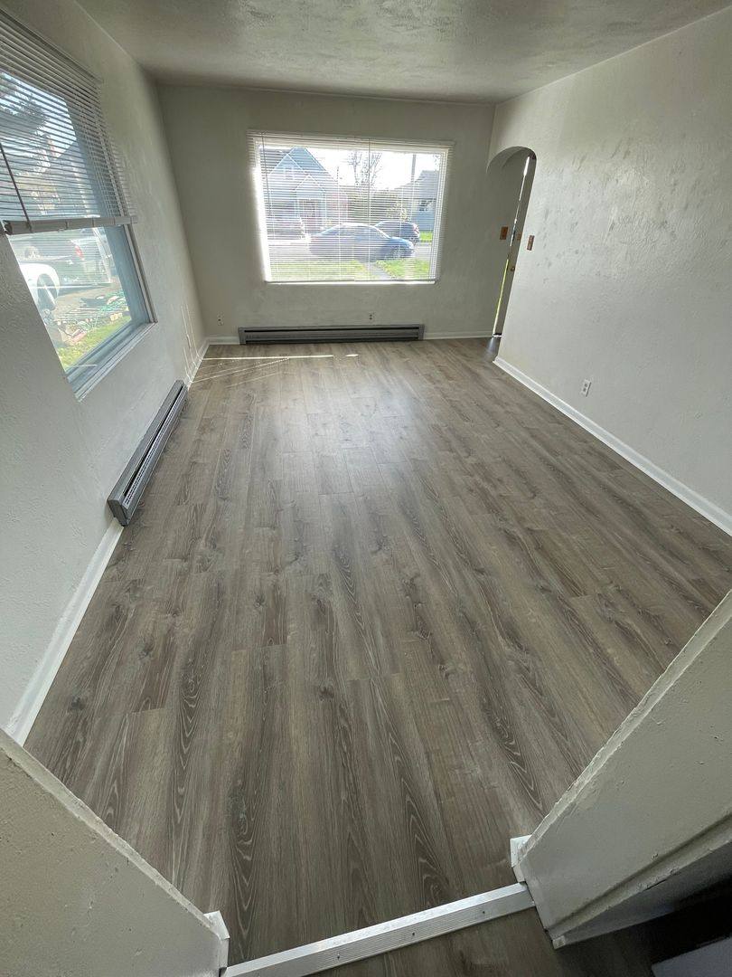 Apartment for rent at 1906 Bay Ave, Aberdeen, WA 98520