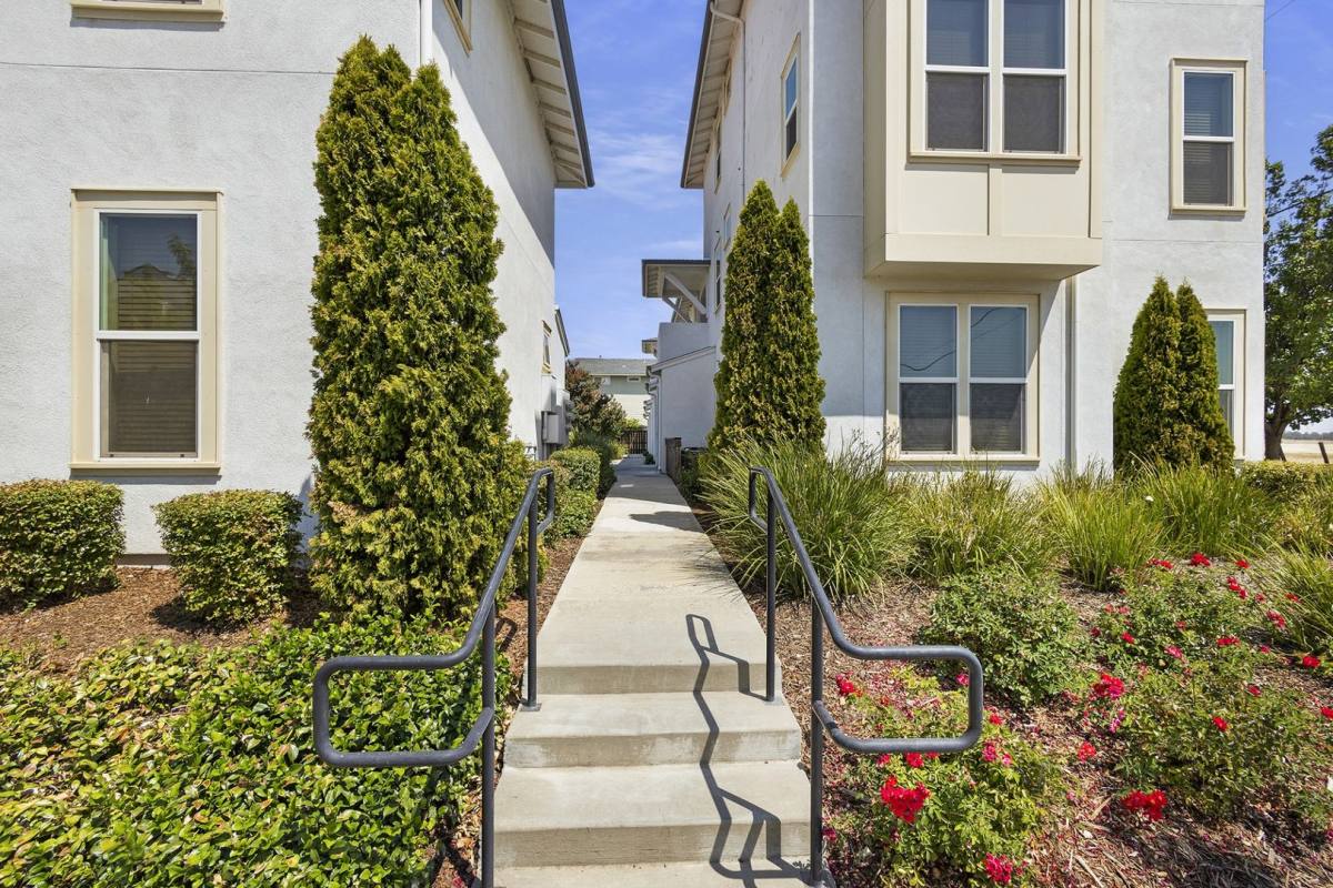 Apartment for rent at 2215 Hutchinson St, Chico, CA 95928