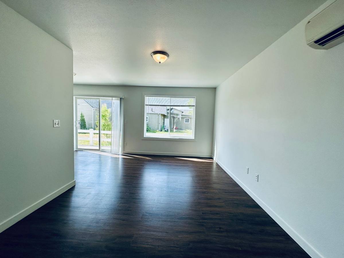 House for rent at 1280 44th Ave, Sweet Home, OR 97386