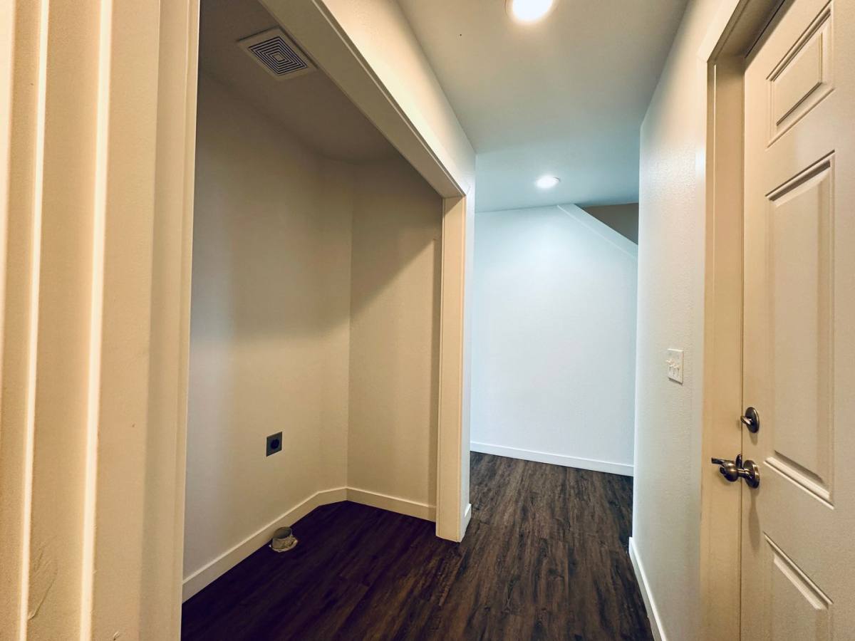 House for rent at 1280 44th Ave, Sweet Home, OR 97386
