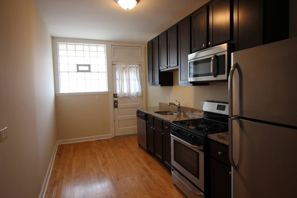 Apartment for rent at 2337-43 W Rosemont, Chicago, IL 60659