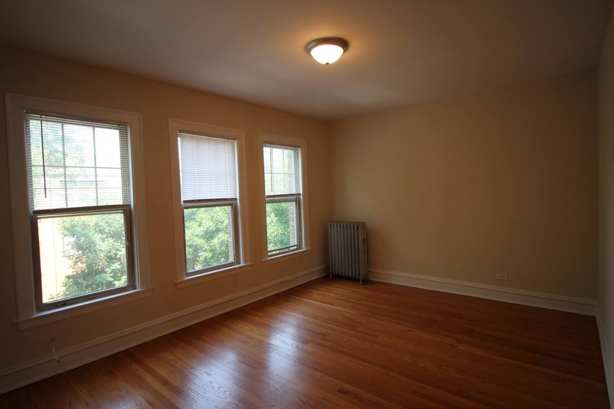 Apartment for rent at 2337-43 W Rosemont, Chicago, IL 60659