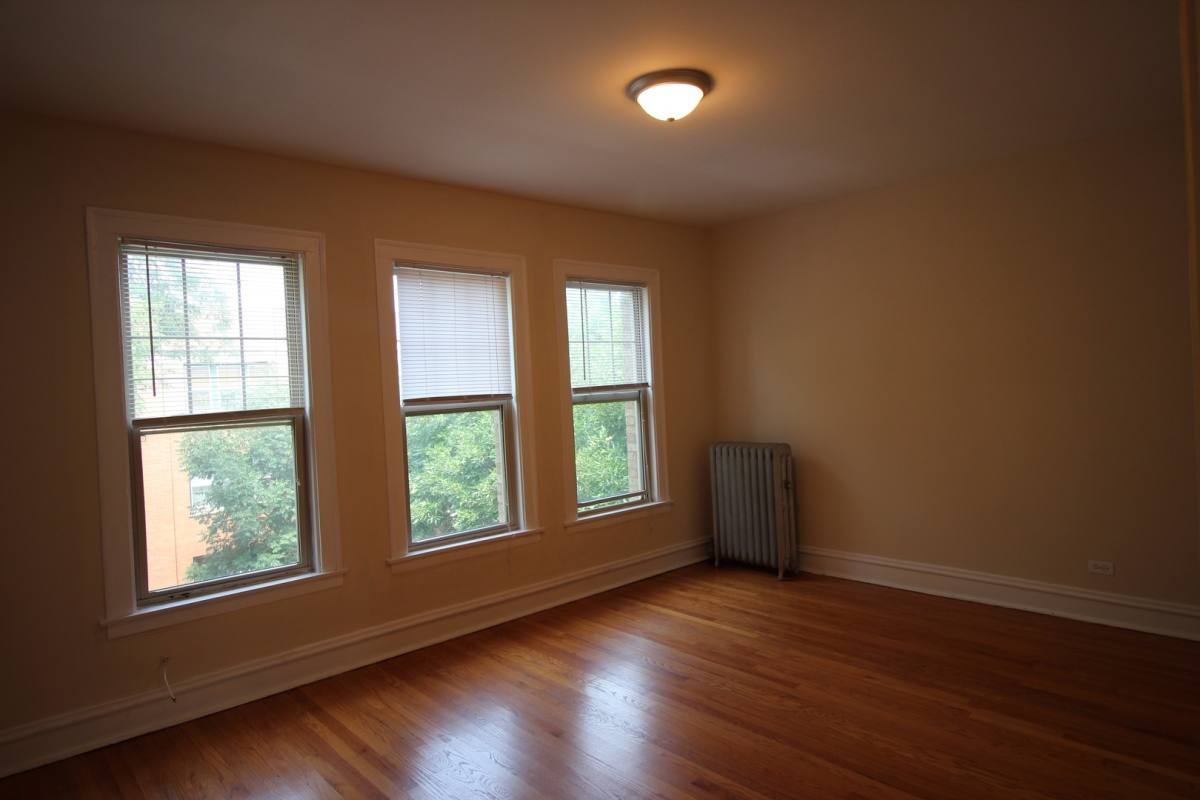 Apartment for rent at 2337-43 W Rosemont, Chicago, IL 60659