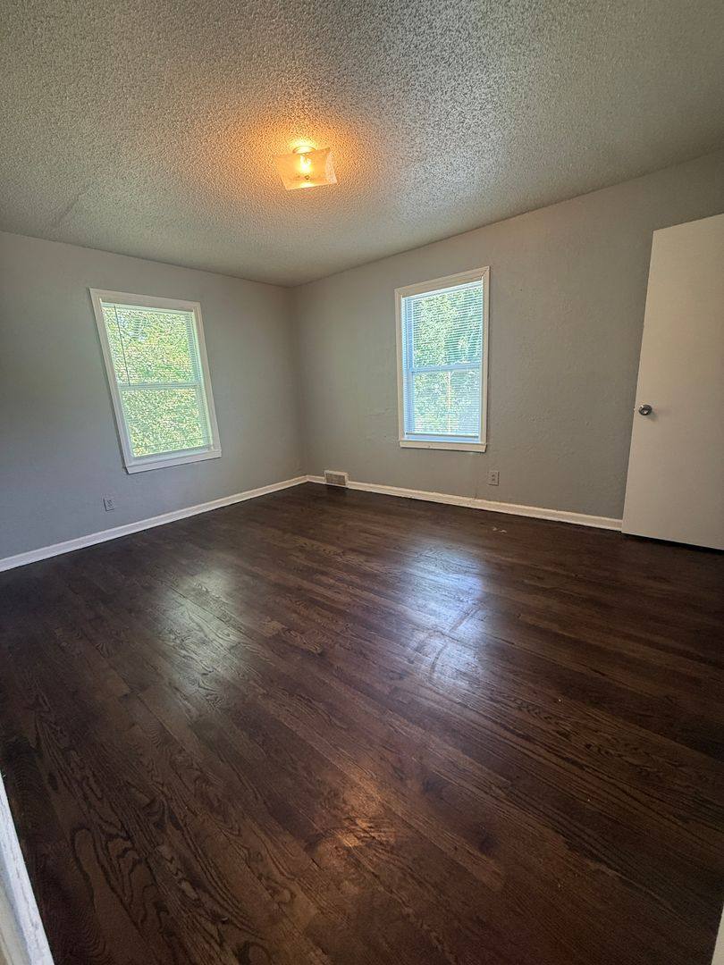 Apartment for rent at 5816-5818 Bellefontaine Ave, Kansas City, MO 64130