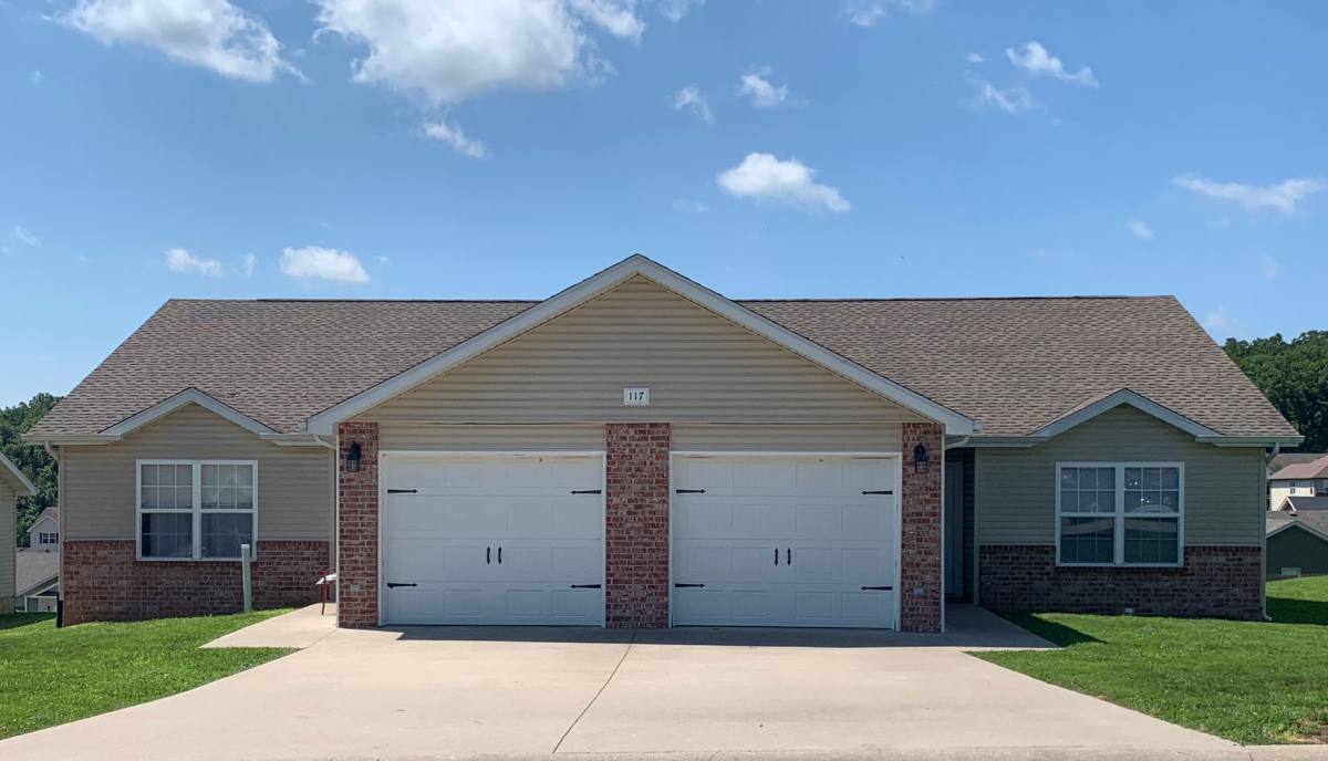 Apartment for rent at 117 Edna St, Waynesville, MO 65583
