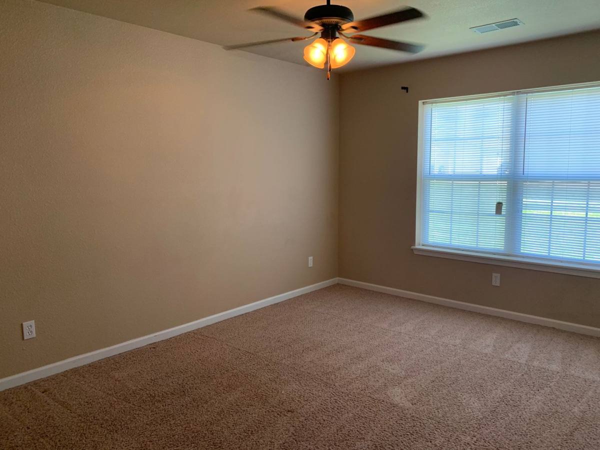 Apartment for rent at 117 Edna St, Waynesville, MO 65583
