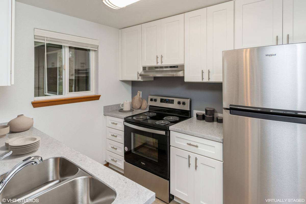 Townhouse for rent at 300 Kenyon St NW, Olympia, WA 98502