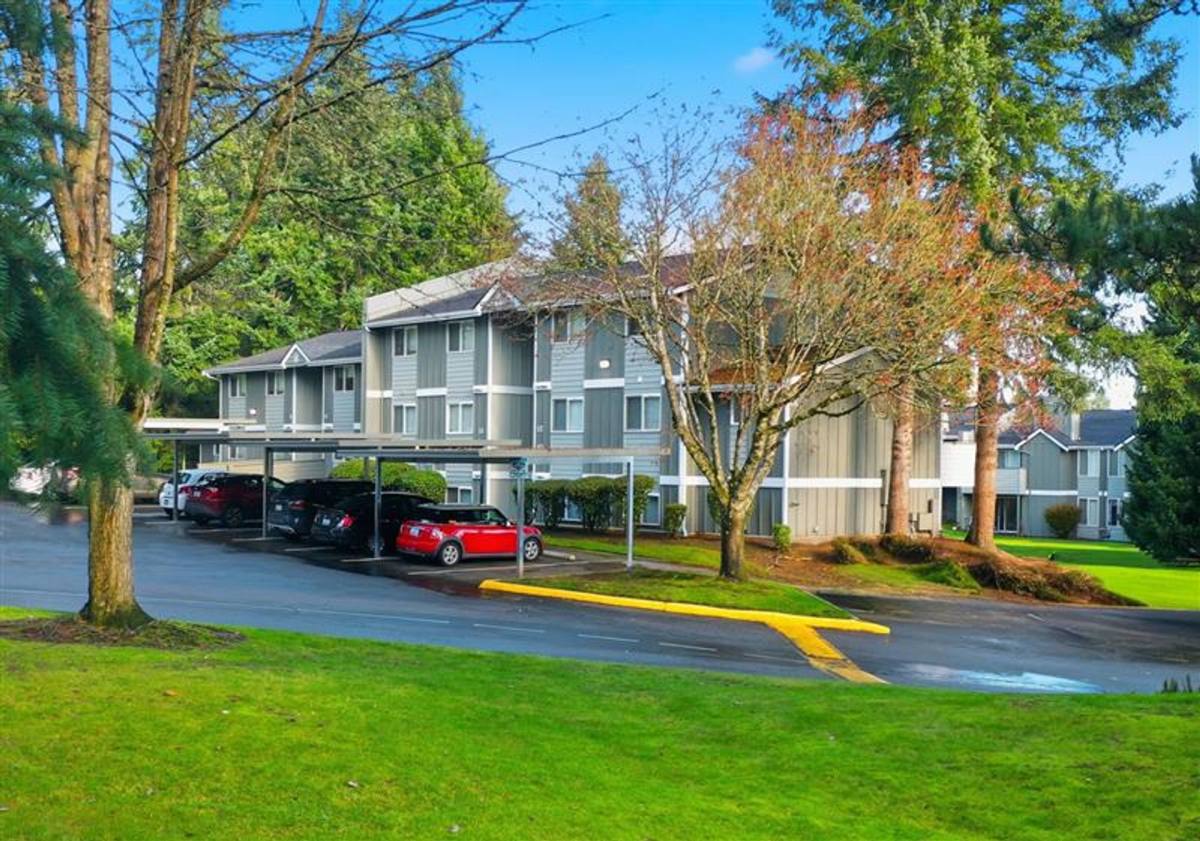Townhouse for rent at 300 Kenyon St NW, Olympia, WA 98502