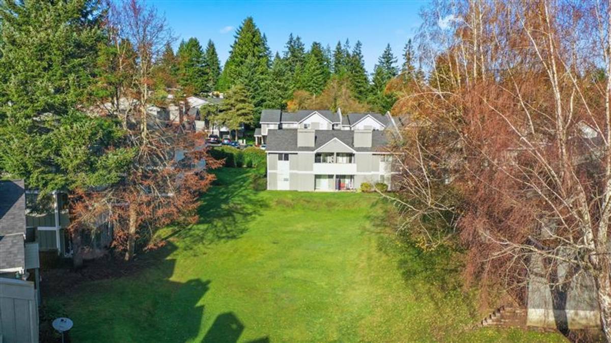 Townhouse for rent at 300 Kenyon St NW, Olympia, WA 98502