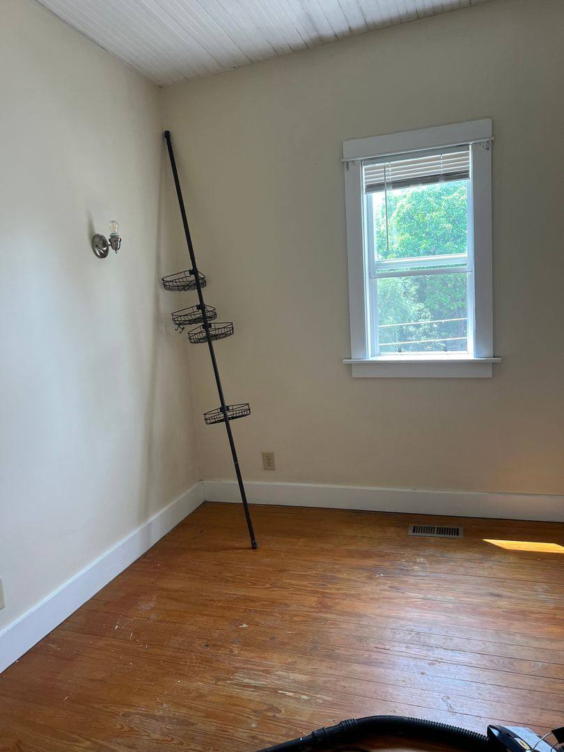 Townhouse for rent at 2431 N High St, Columbus, OH 43202
