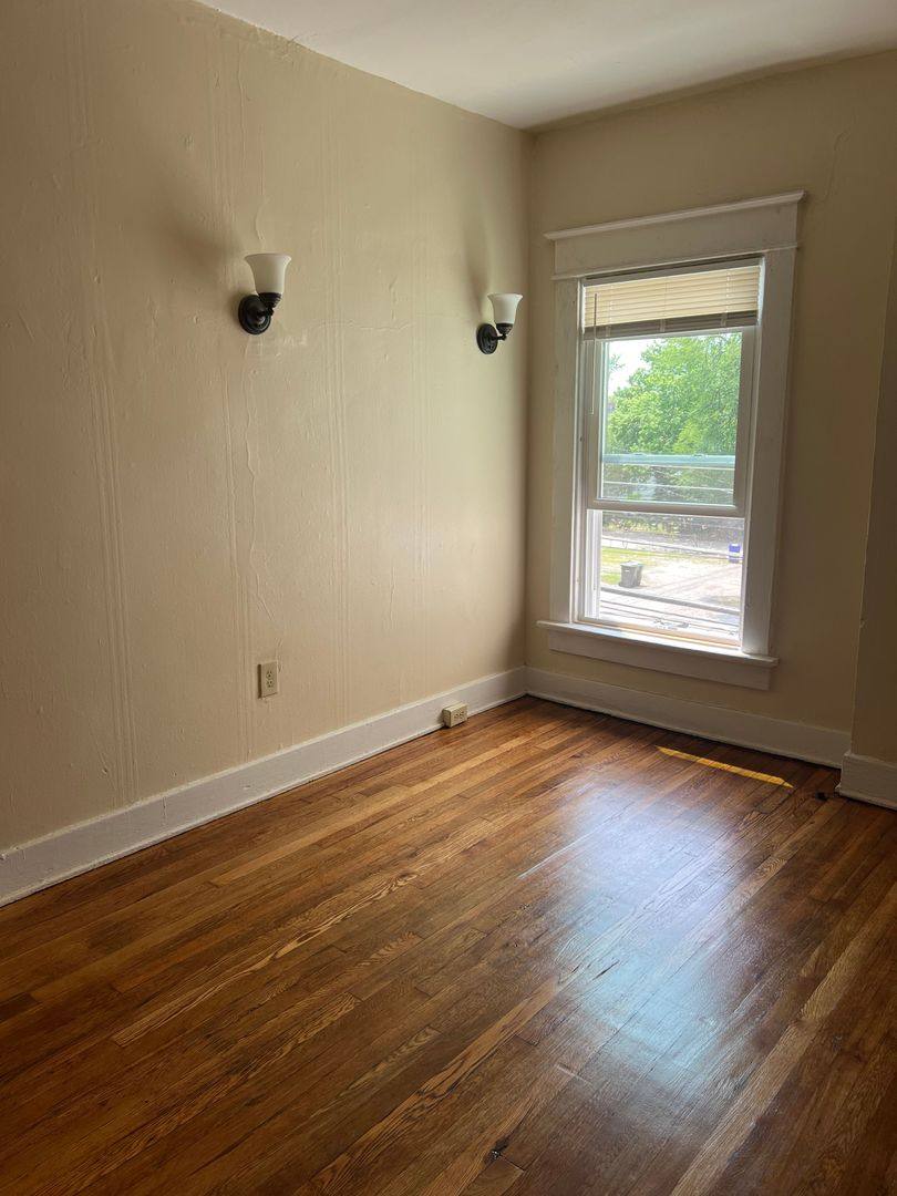 Townhouse for rent at 2431 N High St, Columbus, OH 43202