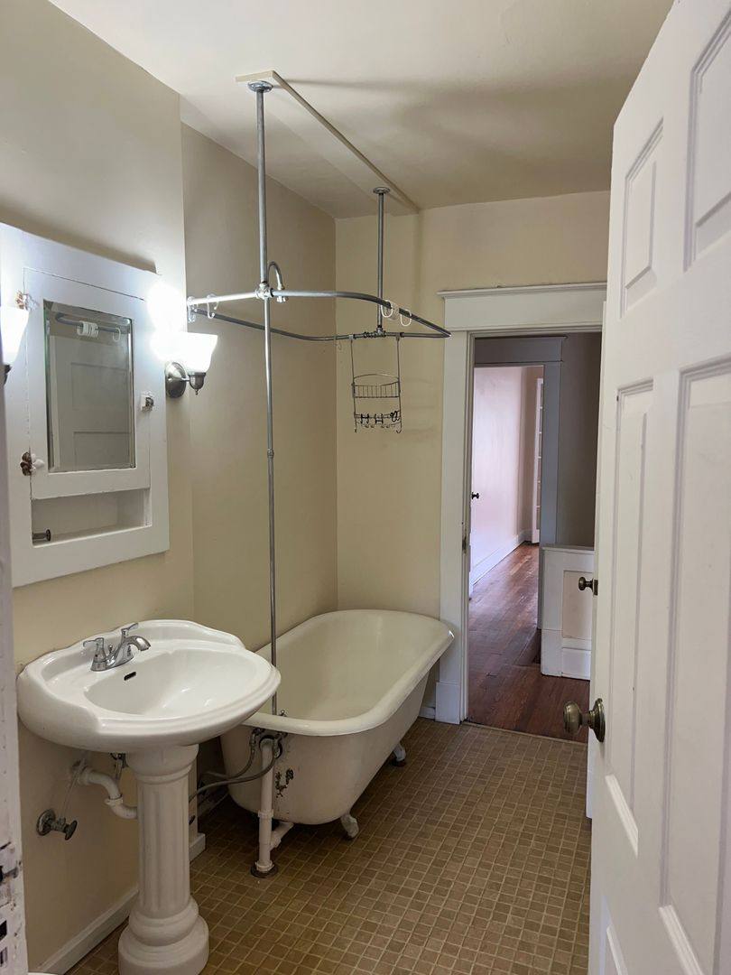 Townhouse for rent at 2431 N High St, Columbus, OH 43202