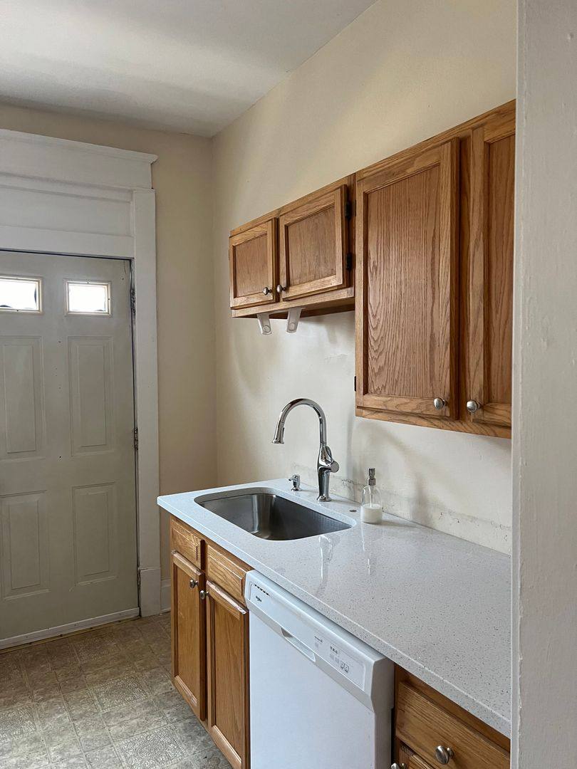 Townhouse for rent at 2431 N High St, Columbus, OH 43202