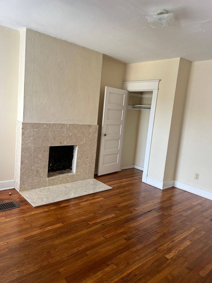 Townhouse for rent at 2431 N High St, Columbus, OH 43202