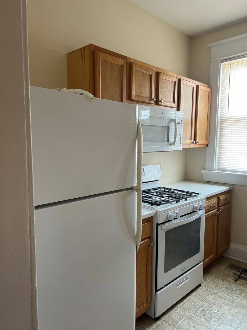 Townhouse for rent at 2431 N High St, Columbus, OH 43202