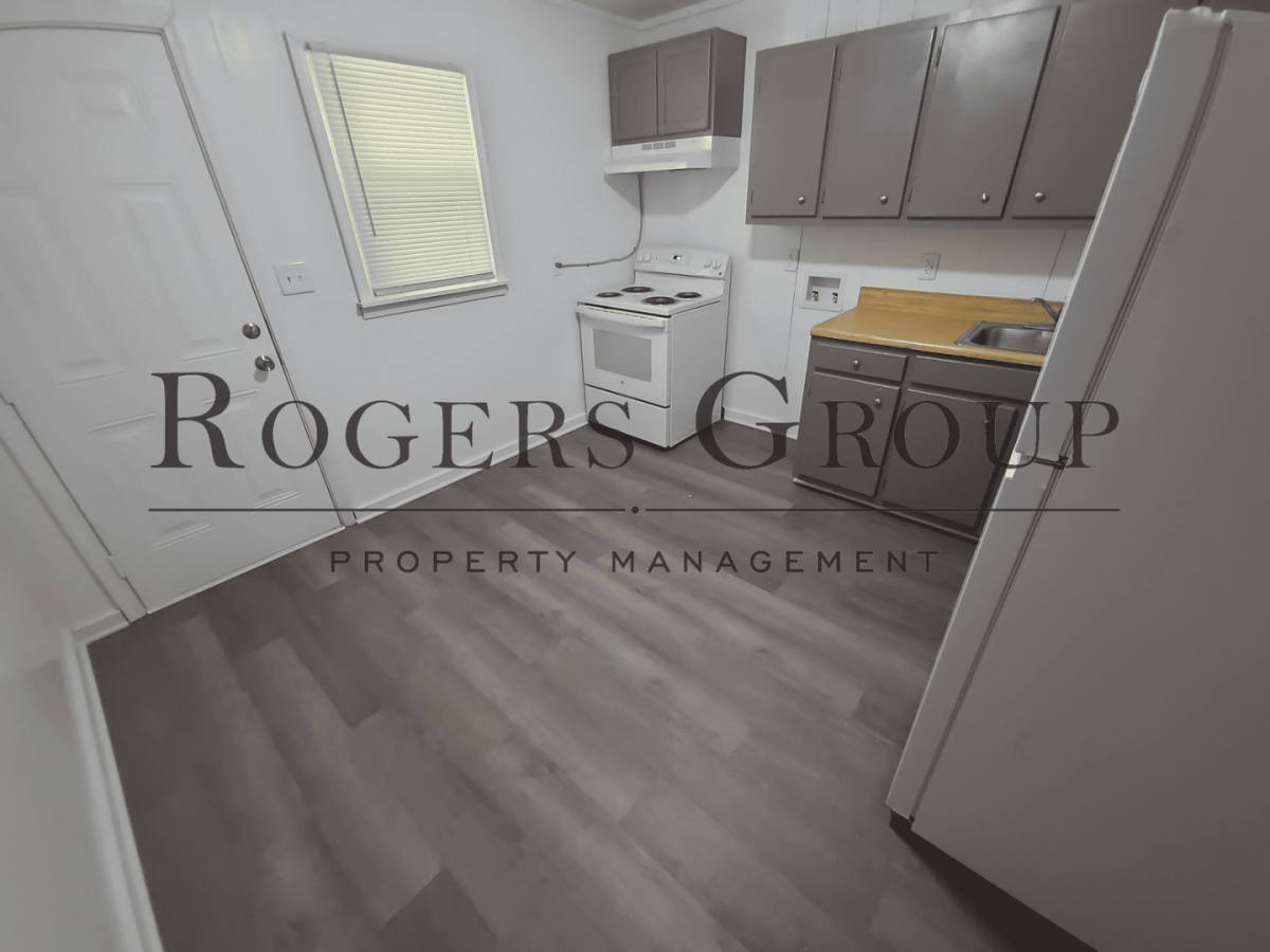 Apartment for rent at 923-925 Arch St, Henderson, NC 27536