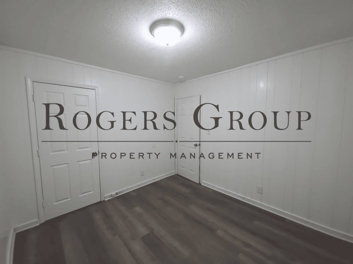 Apartment for rent at 923-925 Arch St, Henderson, NC 27536