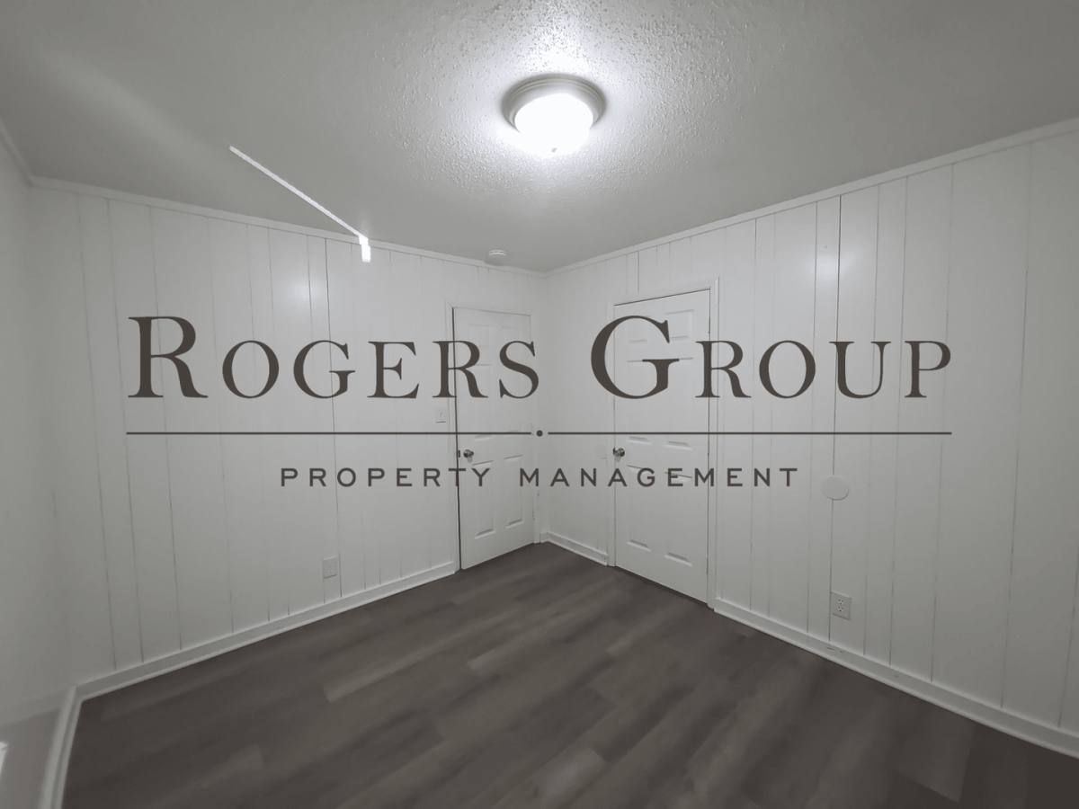 Apartment for rent at 923-925 Arch St, Henderson, NC 27536