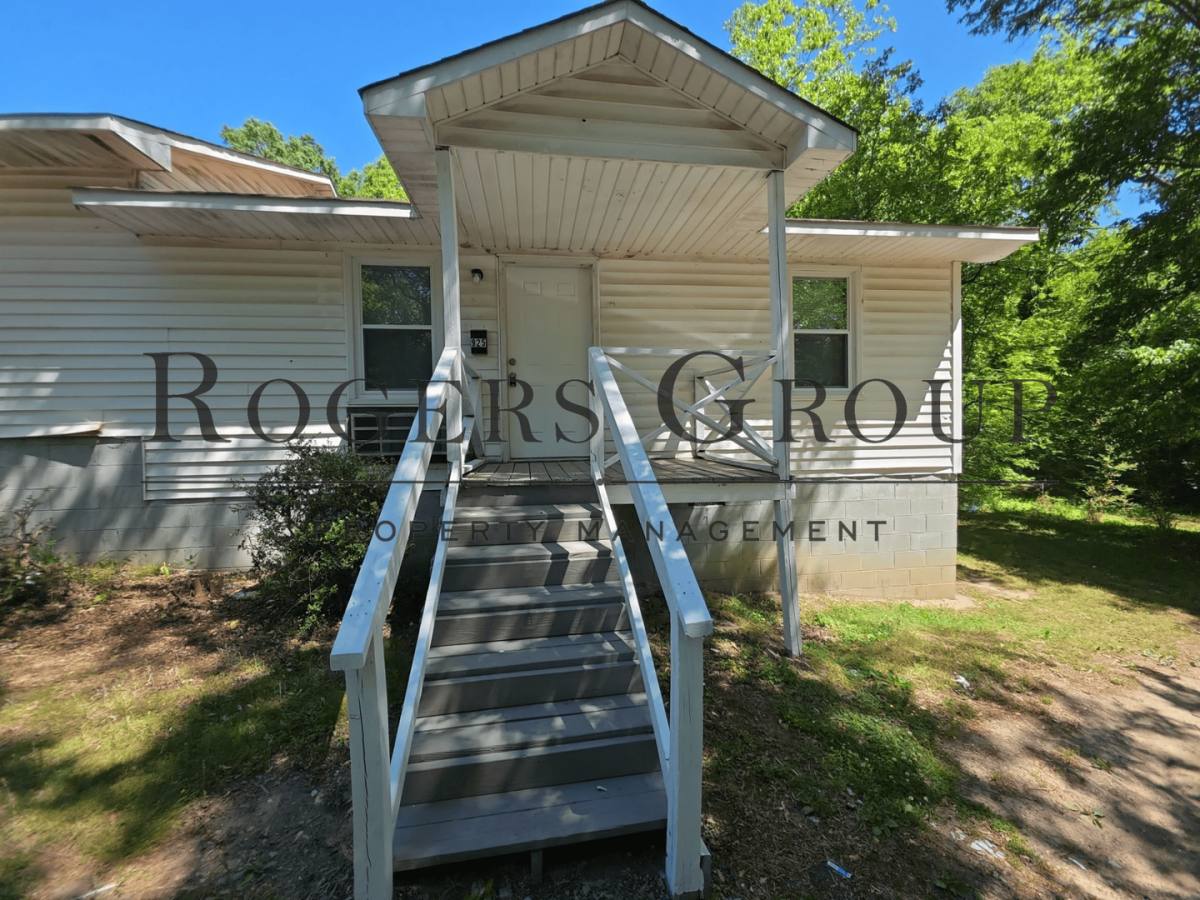 Apartment for rent at 923-925 Arch St, Henderson, NC 27536