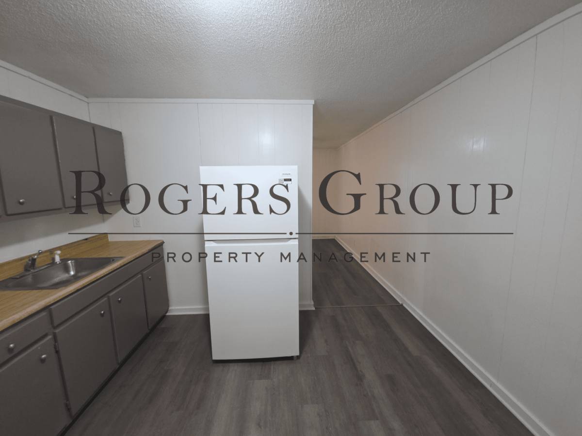 Apartment for rent at 923-925 Arch St, Henderson, NC 27536