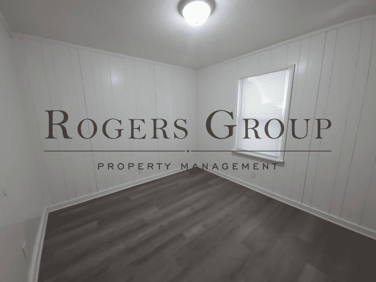 Apartment for rent at 923-925 Arch St, Henderson, NC 27536