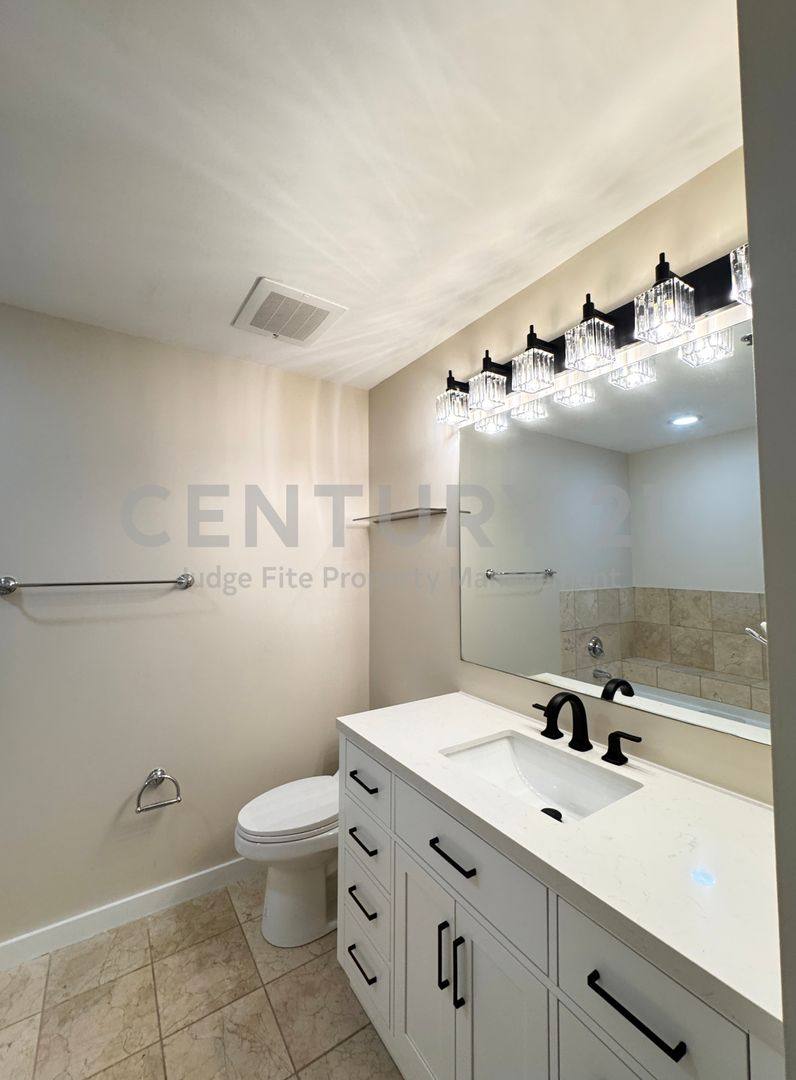 Condo for rent at 1200 Main St, Dallas, TX 75202
