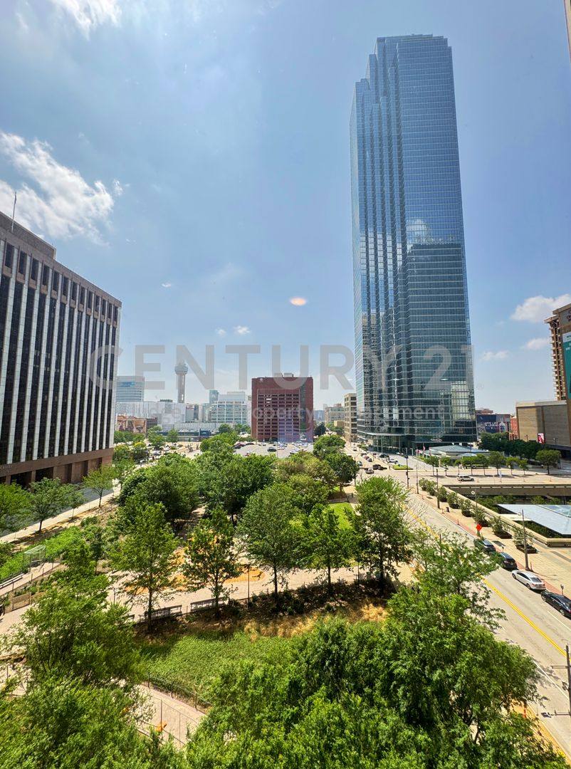 Condo for rent at 1200 Main St, Dallas, TX 75202